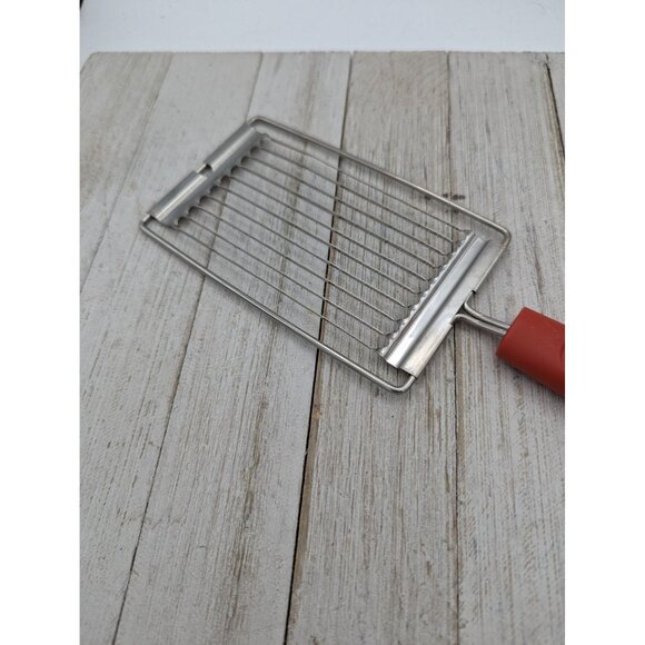 Unbranded Miracle Tomato Slicer Kitchen Gadget Red Handle - Picture 3 of 6